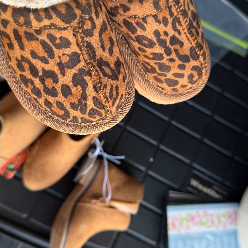 Leopard Print  girls size 5  Shoes